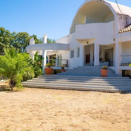 Daphne's Tropical House Rhodes Rhodes City